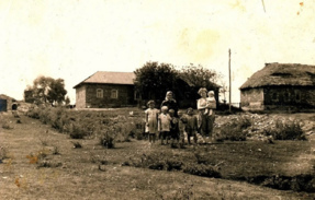 Русская деревня авт. Т. Угольник (читает А. Замотаева)