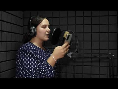 Учитель (муз. и сл. Д. Майданов) исполняет Ксения Севостьянова
